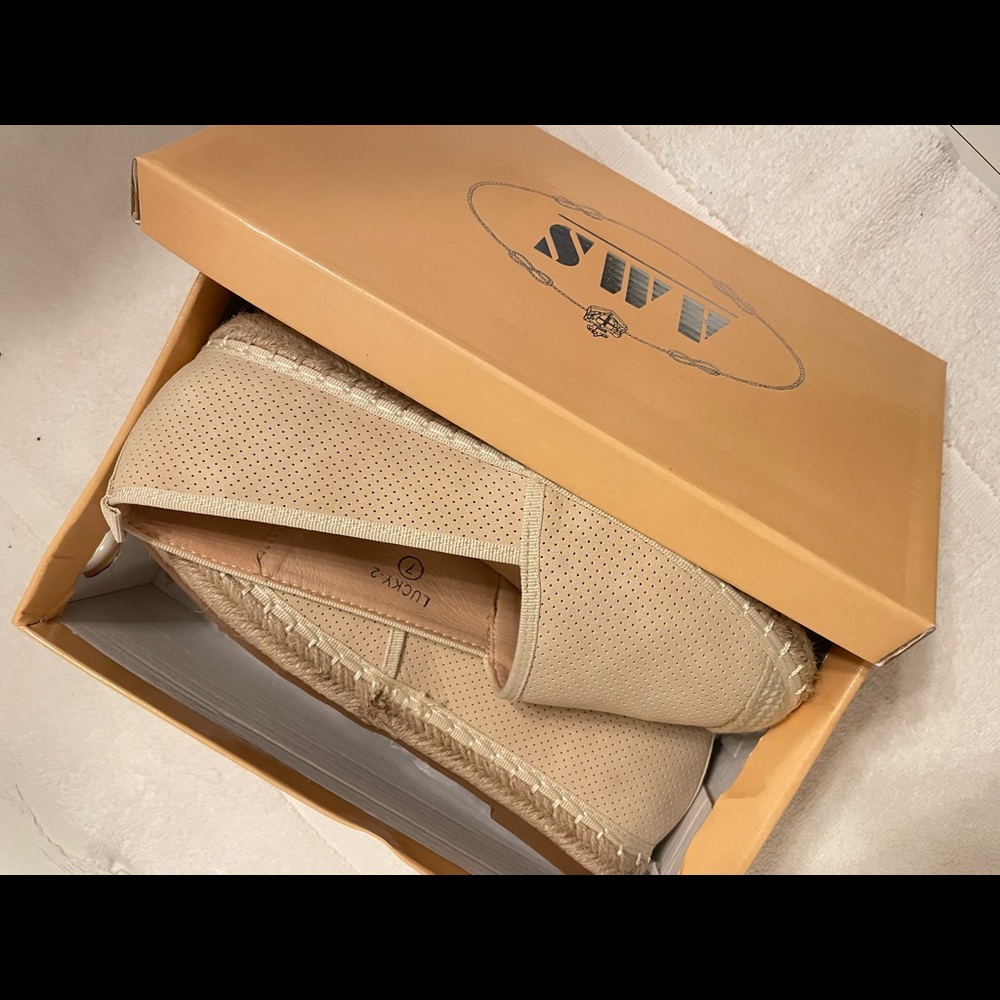 New shoe - Picture 2 of 2